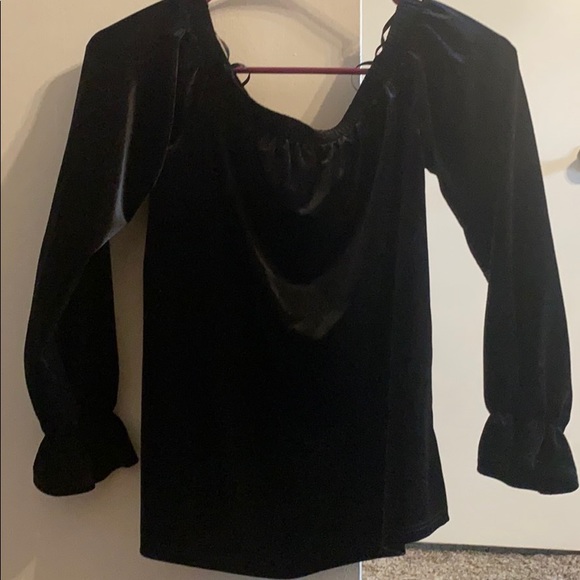 Off shoulder - Picture 1 of 1